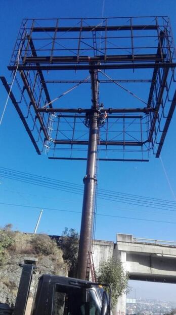 Vecinos de Atizapán protestan por colocación de espectacular