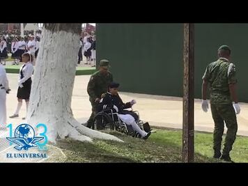 Entre desmayos y protestas, AMLO conmemora Día de la Bandera en Chetumal