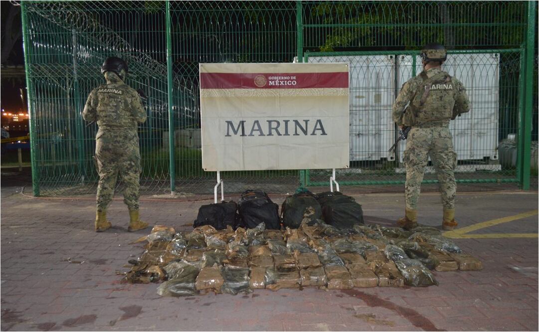 Semar asegura 214 kilos de metanfetamina a bordo de un buque en el Puerto de Manzanillo, Colima. Foto: Especial