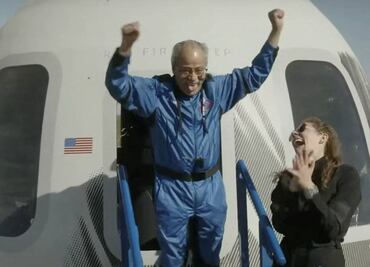 Blue Origin completa "con éxito" vuelo con astronauta nonagenario