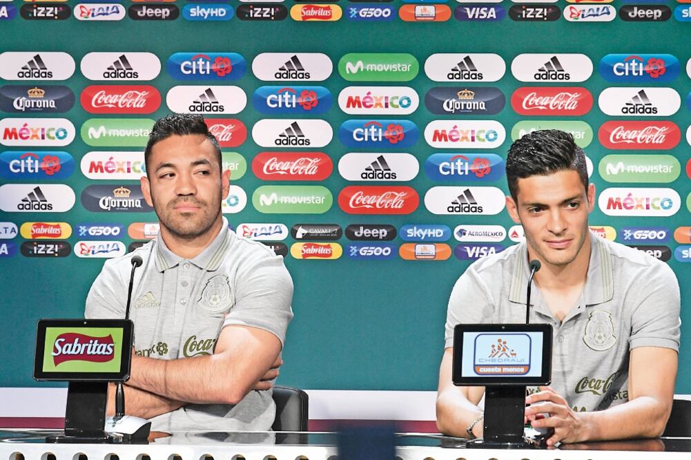 Fabián y Jiménez elogian virtudes de su técnico. Foto: IMAGO7