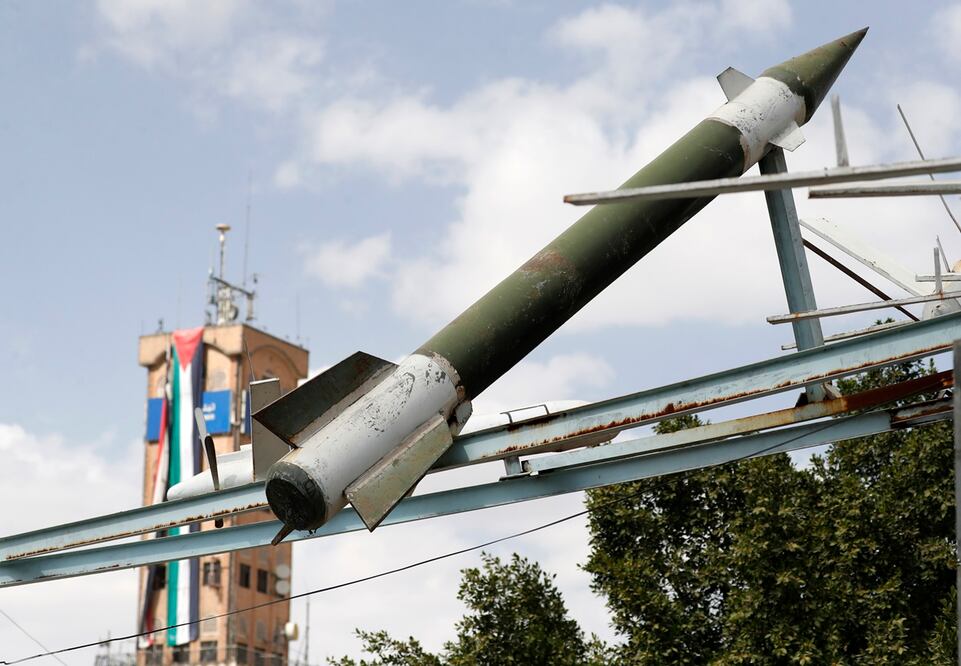 Las alertas de advertencia se activaron debido a la interceptación y a la preocupación por la caída de metralla, según un comunicado de las FDI. Foto: EFE/Archivo