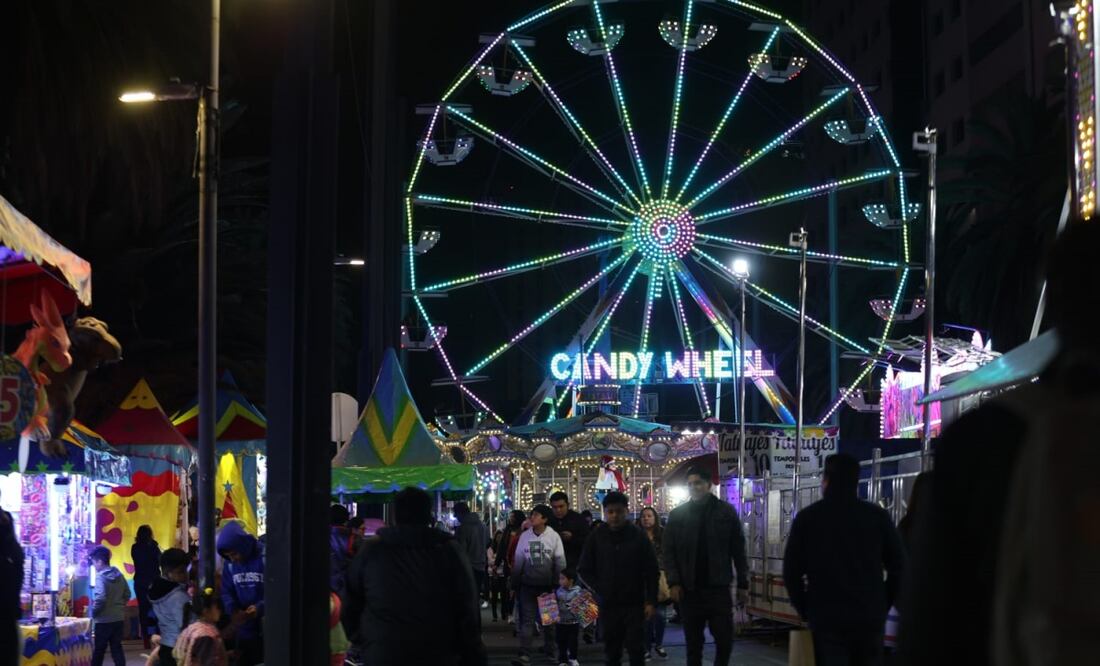 Vecinos de la Tabacalera piden al Gobierno capitalino dejar de poner en el Monumento a la Revolución la romería y feria de fin de año
Foto: Iván Montaño / EL UNIVERSAL