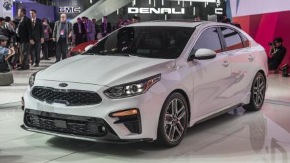 Jetta 2019 vs. Forte 2019, duelo de sedanes