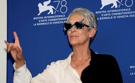 Jamie Lee Curtis asusta en Venecia con "Halloween" y cautiva con sus gafas