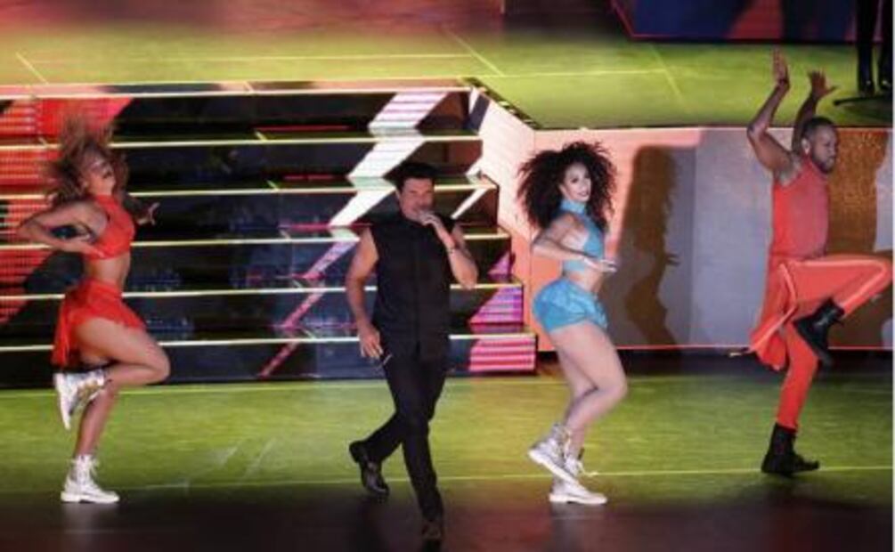 Chayanne enamora con su sonrisa y su baile 