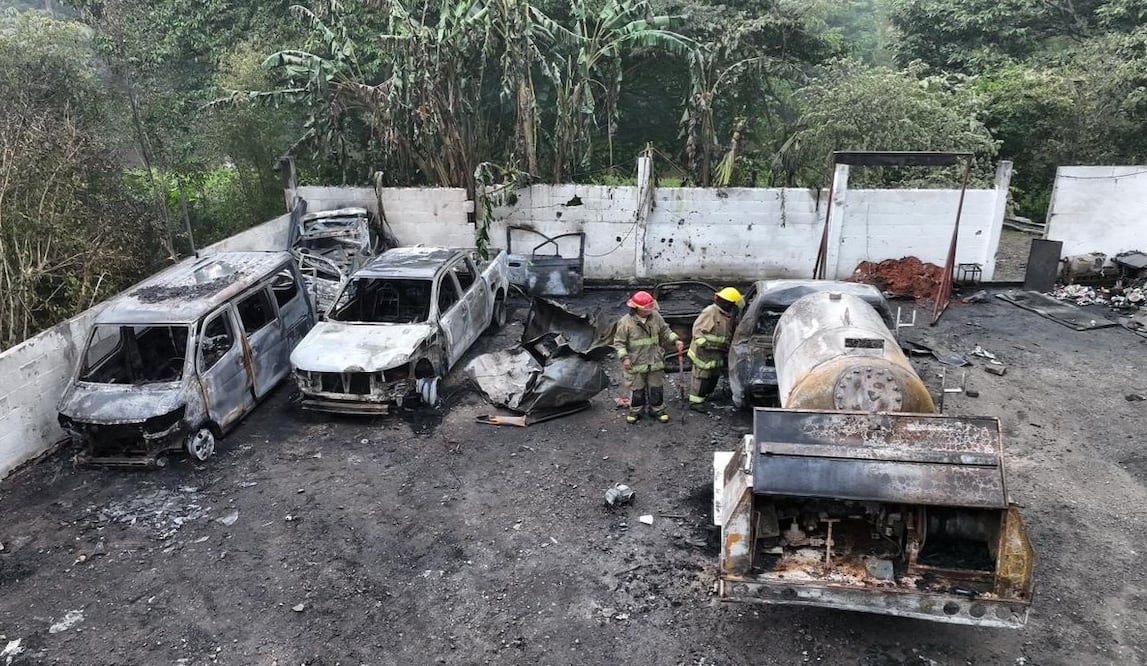Explosión en gasera de Tabasco; deja 14 vehículos dañados y dos lesionados. Foto: Redes sociales