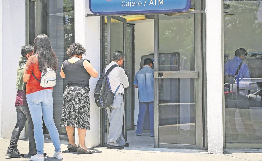 El robo afuera de cajeros automáticos también es uno de los más comunes en esta época vacacional. Foto: Archivo EL UNIVERSAL