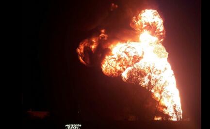 Arde toma clandestina en ducto de Pemex en Puebla