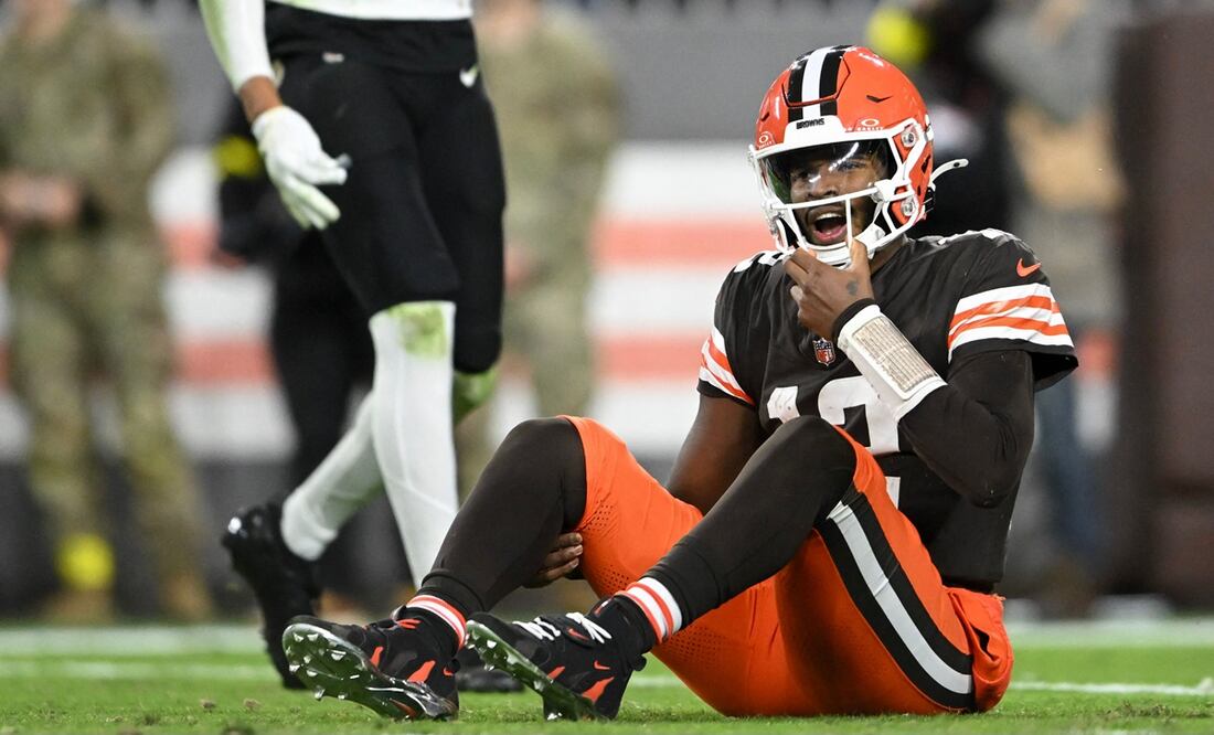 El quarterback novato de los Browns fue maltratado durante su debut en la NFL | FOTO: AFP