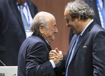 Platini justifica pago que recibió de FIFA