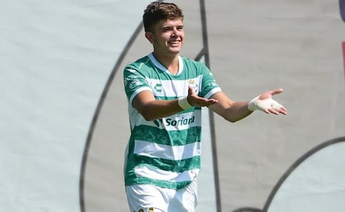 El “ADN Guerrero”, la filosofía que Santos inculca desde Fuerzas Básicas