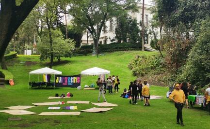 “No mi ciela, existimos”: "Una cuirmes" de personas no binarias en Los Pinos