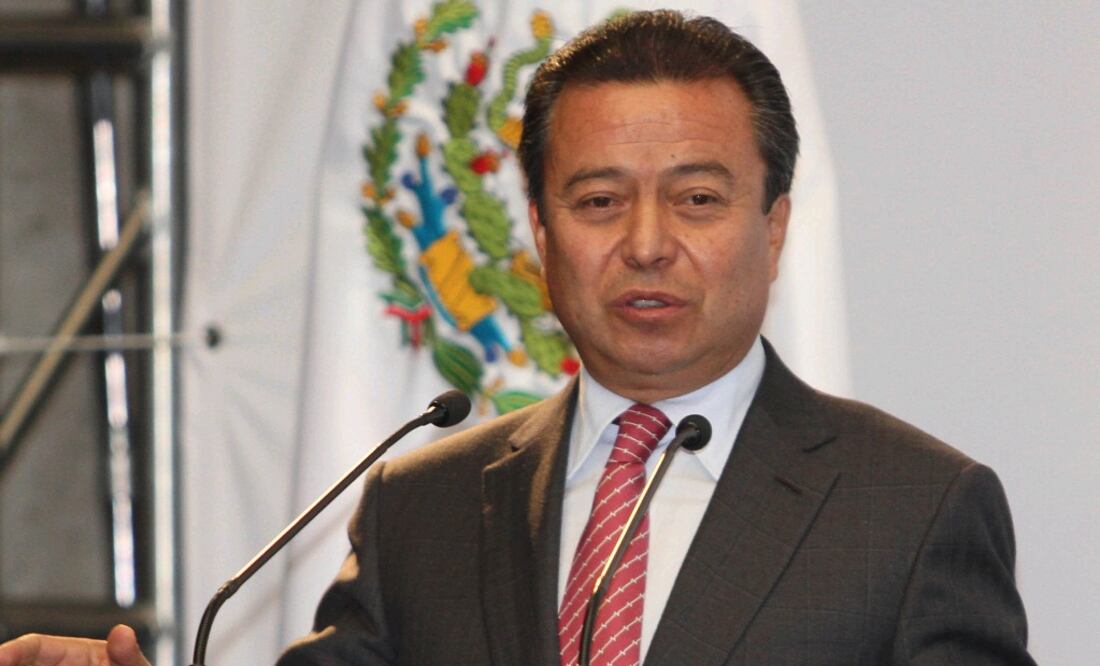 "Pero, al final, postulados por partido o siendo candidatos independientes atengámonos todos al veredicto de las urnas y sometámonos a la ley", expuso. FOTO: Agustín Salinas/EL UNIVERSAL