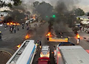 Bloquean carretera Texcoco-Lechería en protesta por plan de AMLO para el ex lago de Texcoco