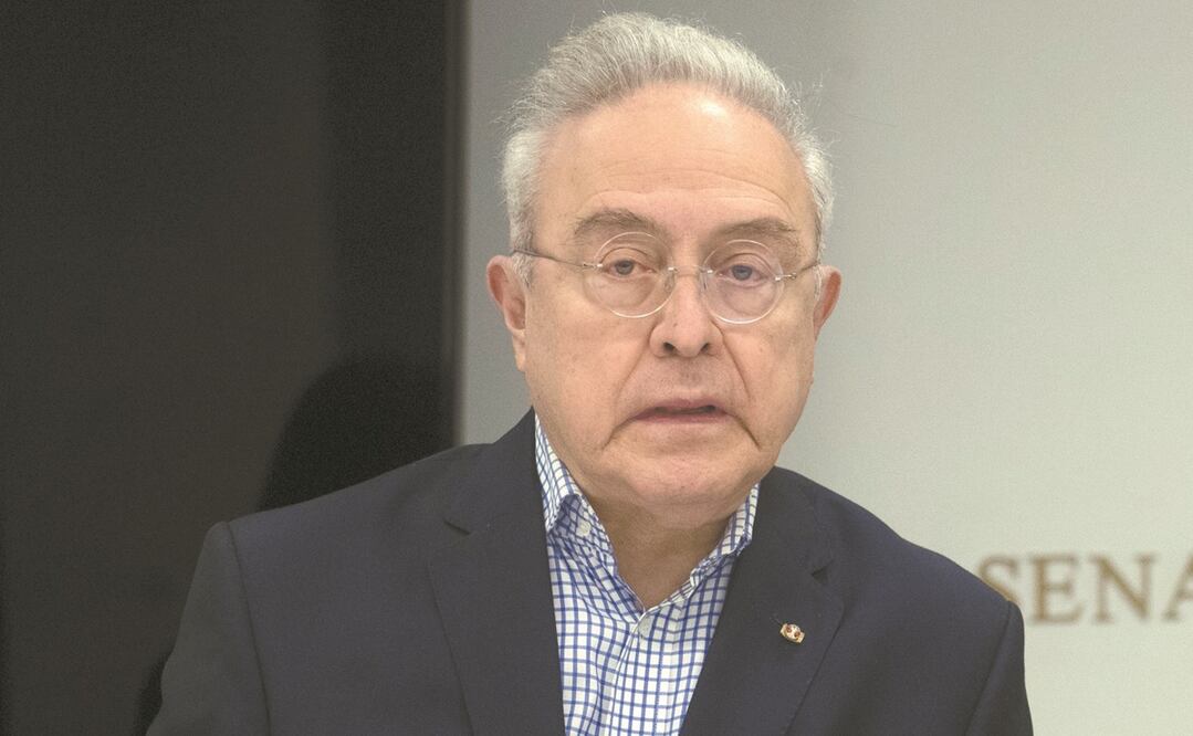 El senador Héctor Vasconcelos presentó los dictámenes. Foto: Archivo El Universal