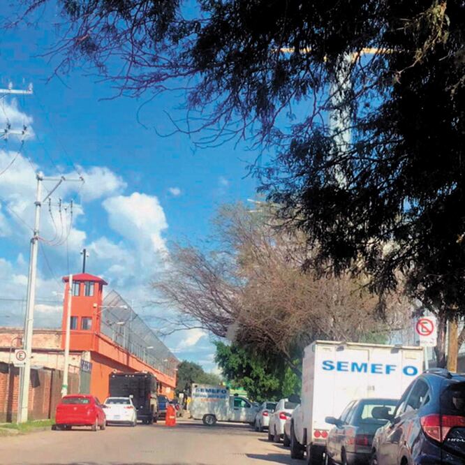 Los restos fueron trasladados al Servicio Médico Forense de Celaya. ESPECIAL