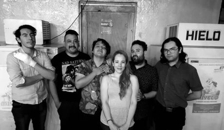 Mexicanos reviven la música en cassette