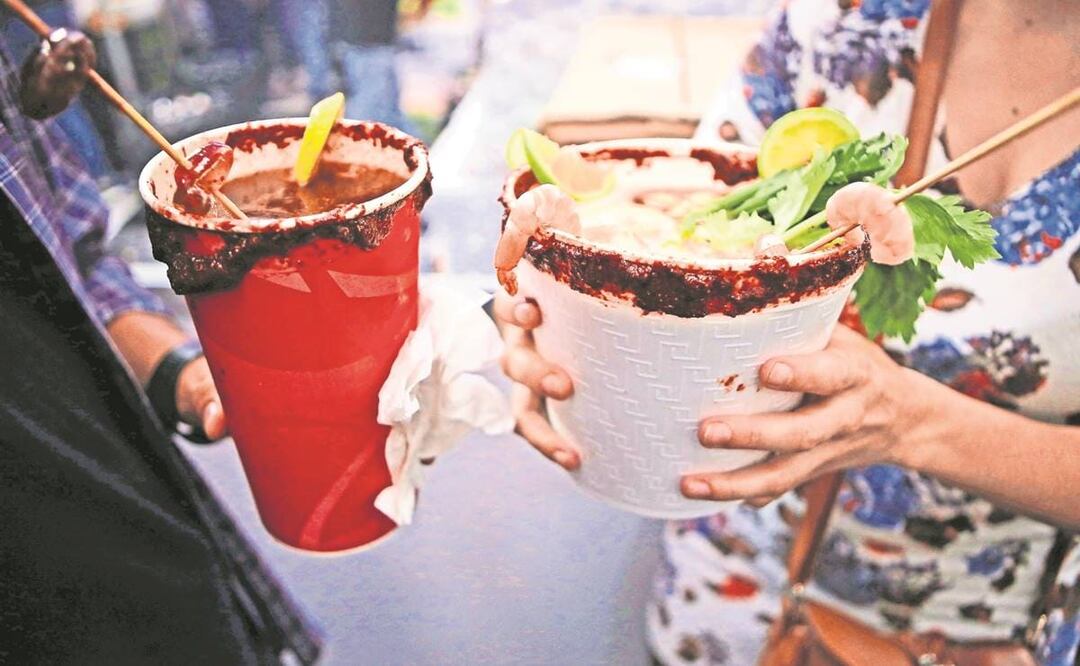 En redes sociales se ha viralizado un hilo de Twitter sobre recomendaciones de micheladas en CDMX. / Foto: AP