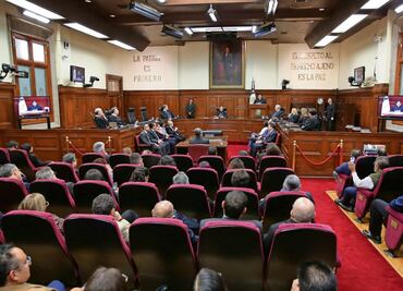 Oposición detiene blindaje a reformas de AMLO; va a foros