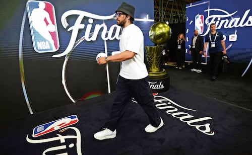 Spurs Face Do-or-Die Game 3 Against Knicks at Madison Square Garden