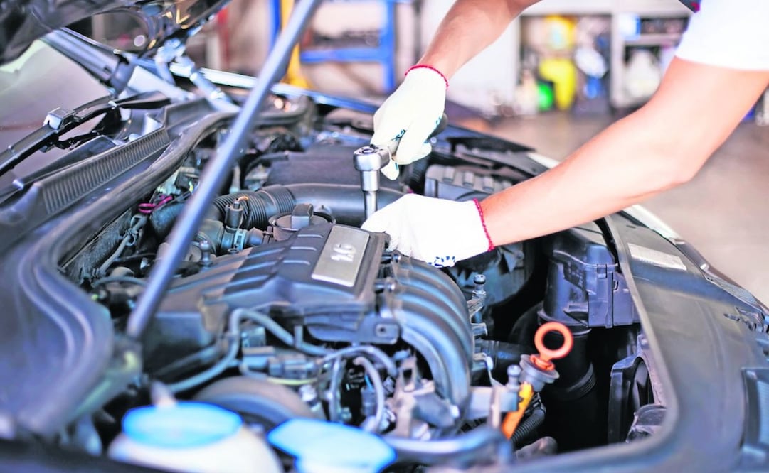 Según SimDataGroup, en los últimos seis meses casi uno de cada dos autos vendidos en agencias con un año de antigüedad regresó al taller mécanico para su servicio, Foto: Archivo / EL UNIVERSAL