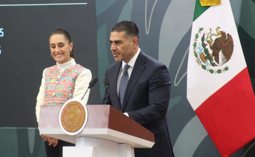 Omar García Harfuch, secretario de Seguridad y Protección Ciudadana durante la conferencia de la presidenta Claudia Sheinbaum en Puebla (22/01/2026). Foto: Omar Contreras / EL UNIVERSAL