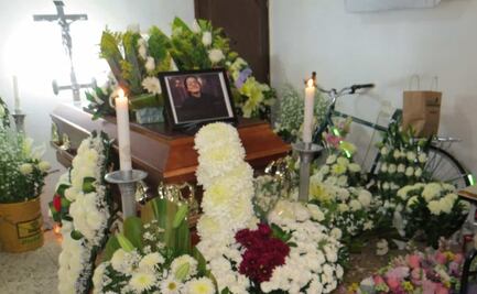 Despiden a Daniel, reportero del ayuntamiento de Ecatepec asesinado en asalto a combi