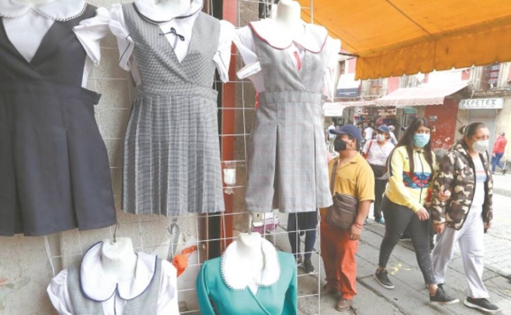 Clases a distancia hunden a vendedores de uniformes