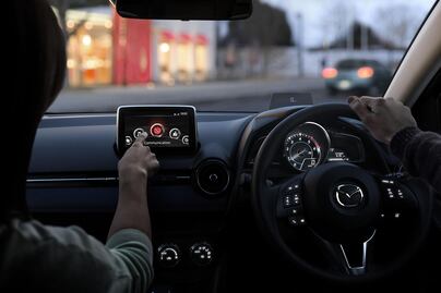 Apple CarPlay y Android Auto llegarán a Mazda
