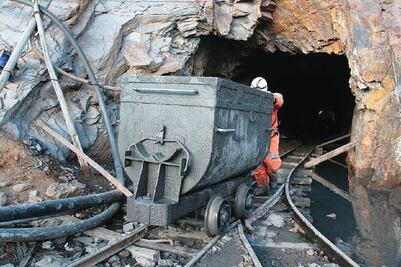 Ayudan dólar y energéticos a la minería