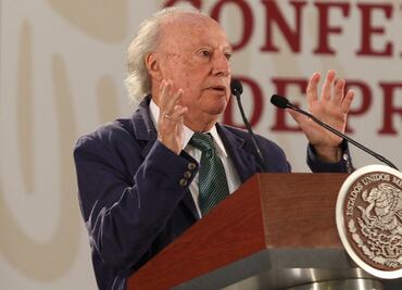 Environment Minister Víctor Manuel Toledo denounces the federal government