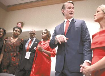 Reprueban demócratas primer examen electoral