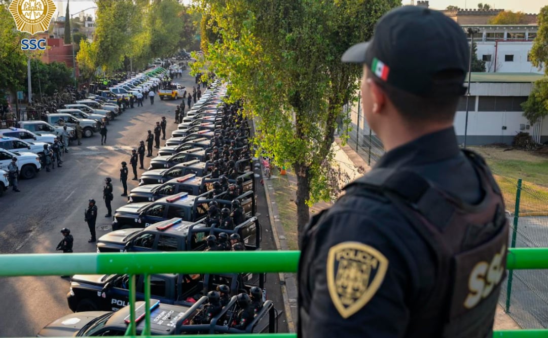 Secretaría de Seguridad capitalina realiza despliegue operativo en colonias de Venustiano Carranza; participan 520 efectivos.
Foto: Especial.
