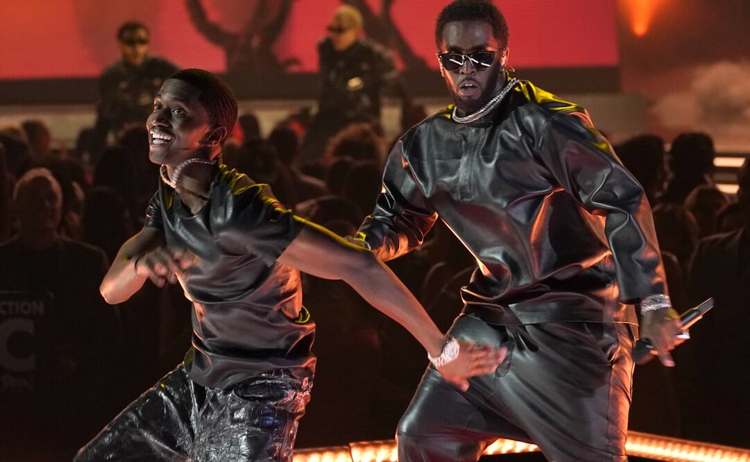 Sean "Diddy" Combs, derecha, y Christian Combs actúan en los Billboard Music Awards. Foto: AP/Chris Pizzello, archivo.