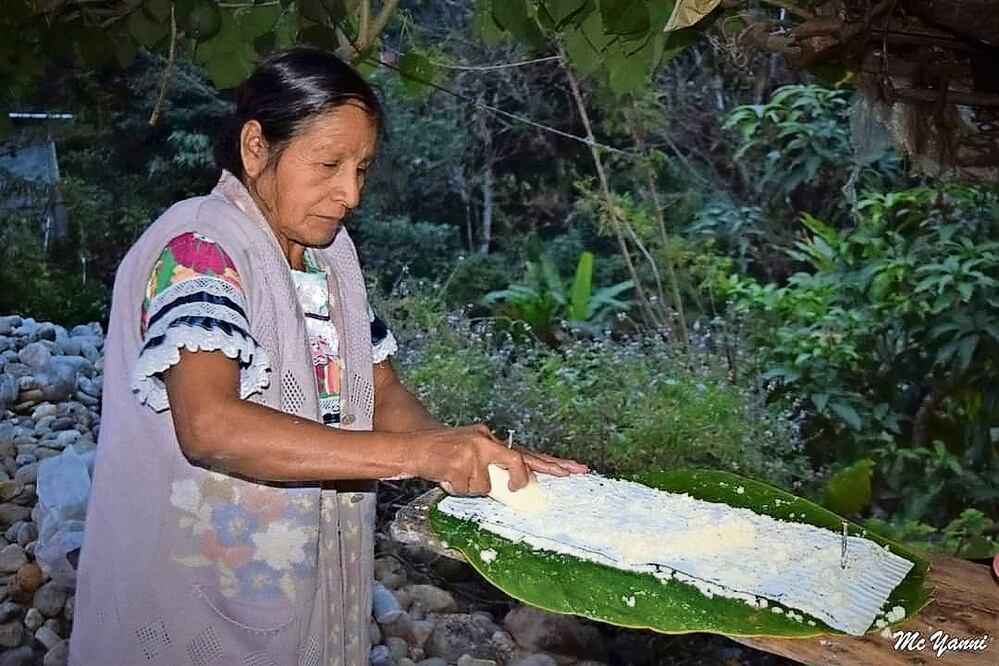 El tamal de yuca no se prepara diario. Es más fácil de conseguir entre diciembre y febrero, dice Isabel. Foto: EDER CHICUELLAR