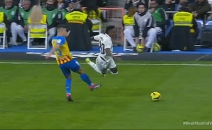 La brutal patada que recibió Vinícius Jr. contra el Valencia