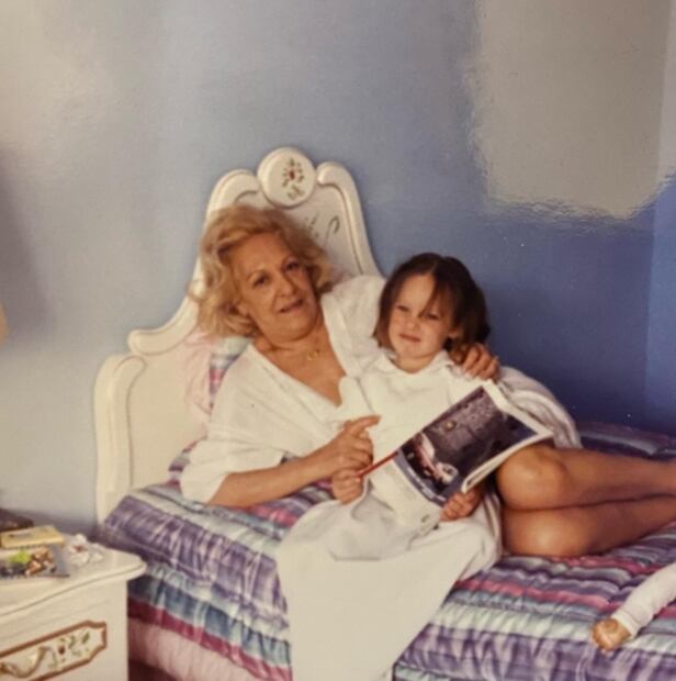 Belinda recordó a su difunta abuelita con un mensaje enternecedor en redes sociales