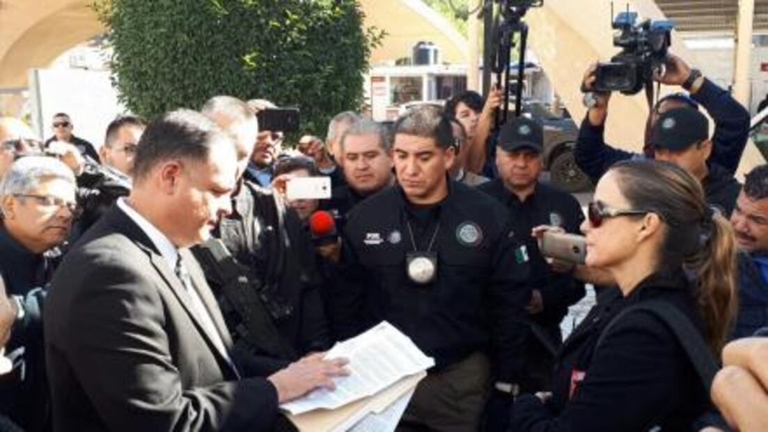 Deportan a colaboradora de Guillermo Padrés a Sonora