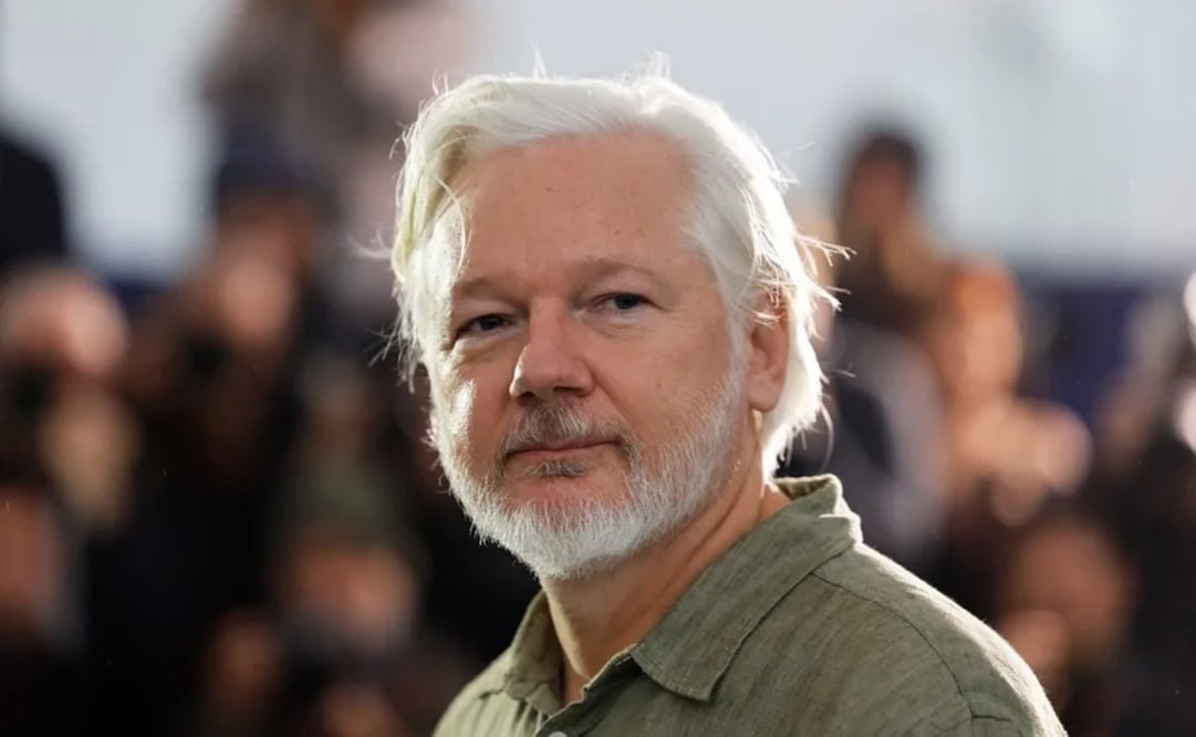 Tras llegar a un acuerdo con EU, país que le procesó bajo la ley de Espionaje de 1917 y lo expuso a un riesgo de cadena perpetua, Assange salió de la cárcel y permaneció en silencio, al menos en sus redes sociales, hasta hoy. Foto: EFE
