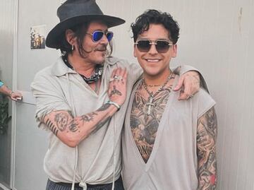 Christian Nodal presume foto con Johnny Depp y desata la locura en redes: "el 'Nodalverso' existe"