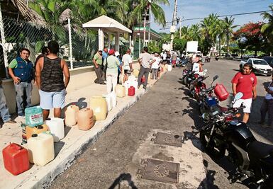 Doblan ganancias en Huatulco por venta ilegal de gasolina