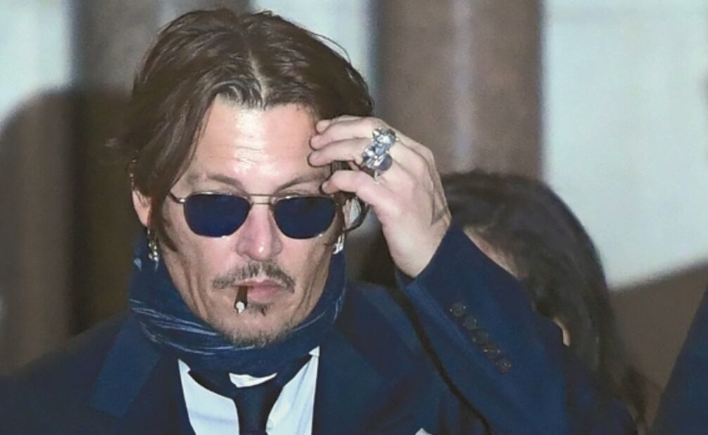 Entraron a la mansión de Johnny Depp: bebieron su licor y usaron su baño