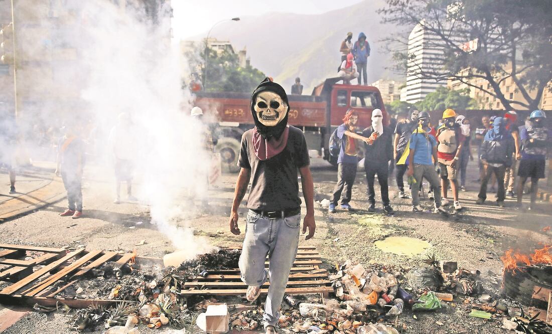 Manifestantes opositores realizaron ayer un “trancazo nacional”, como muestra de rechazo a la Asamblea Constituyente de Nicolás Maduro (IVÁN ALVARADO. EL UNIVERSAL)