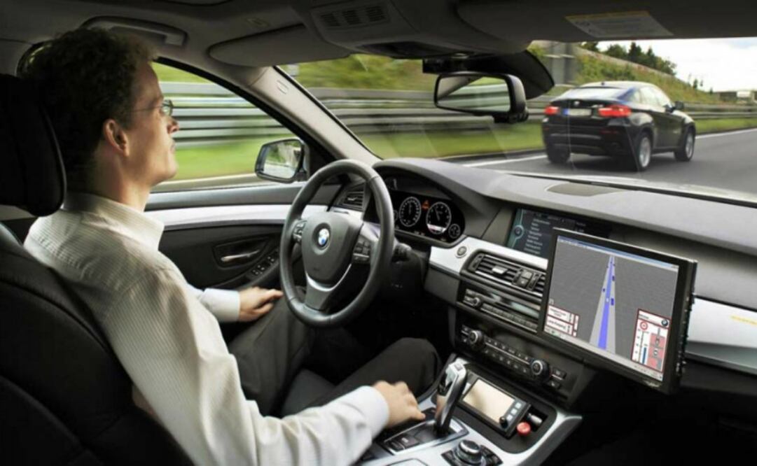 En la actualidad se está probando a dos vehículos sin conductor tipo BMW 3er Gran Turismo en autovías en el norte de Pekín