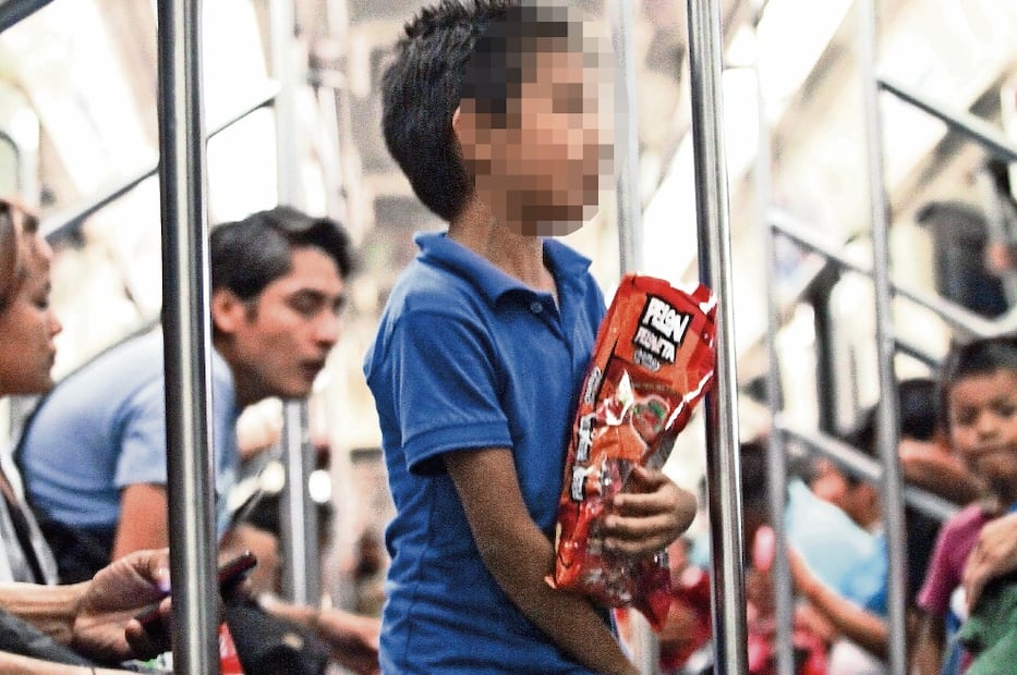 “Platiqué de este esquema violento, que luego le ponen las esposas enfrente de los menores que a veces acompañan a los vendedores, creo que eso es excesivo", dijo el director del Metro. | Foto: Archivo, especial.