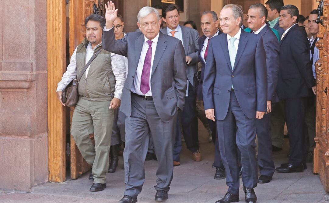 AMLO toma distancia de Morena