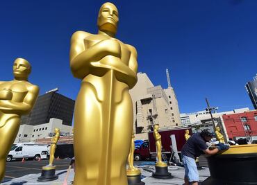 En la entrega de los Oscar el show debe continuar... sin presentador