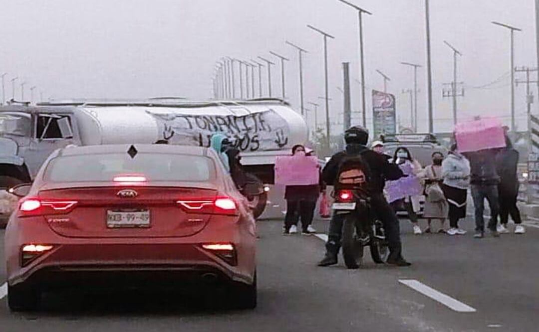 Habitantes de Tonanitla bloquean carretera Camino Libre en dirección Ecatepec; exigen pago por tierras ejidales. Foto: Especial