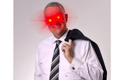 Salinas Pliego revela quién responde comentarios en Twitter por él